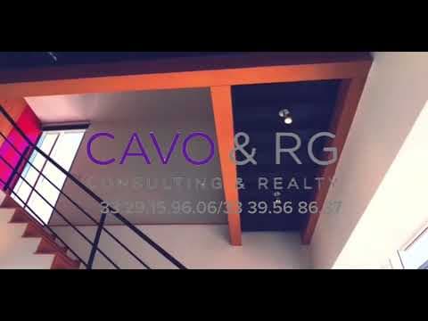 Video de 💎 Vive en las alturas del lujo y la plusvalía 💎

📍 Penthouse tipo loft – Piso 25
Torre Acueducto 360 | Puerta de Hierro – Zona Diamante Andares

⸻

¿Te imaginas despertar con esta vista?
🌄 Amaneceres sobre el Bosque Los Colomos, en la torre más imponente del corredor financiero más exclusivo de Guadalajara.
Este penthouse no es solo un hogar… es estatus, rentabilidad y una inversión estratégica.

✨ PRECIO DE OPORTUNIDAD: $7,990,000 MXN

💥 Debajo de su valor comercial ($9.6 M)
📐 125 m² de lujo vertical | Doble altura – estilo loft
